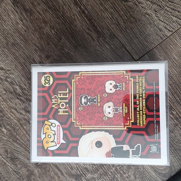 AHS  HOTEL🩸 Holden Funko POP #325 - American Horror Story - Picture 2 of 5